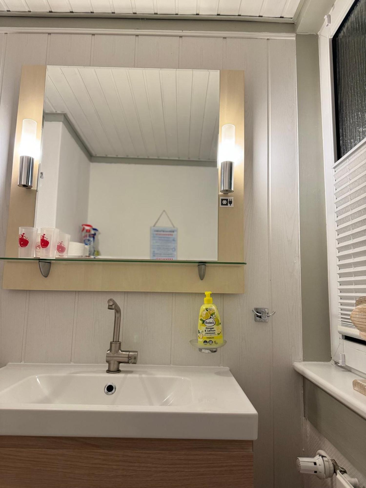 Kleine Ella Pellworm Apartment Ngoại thất bức ảnh